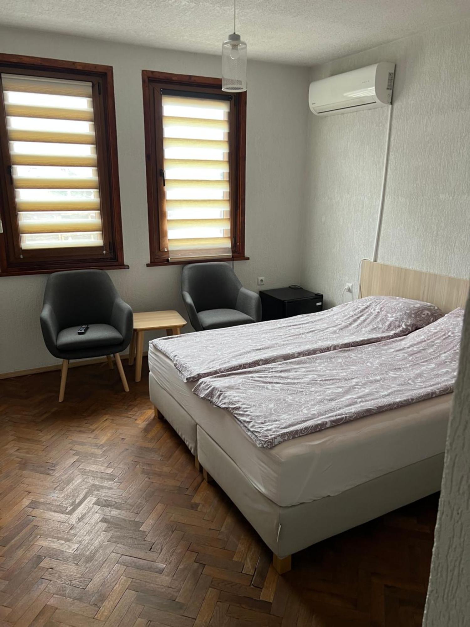 White Guest House 2 Karlovo Luaran gambar