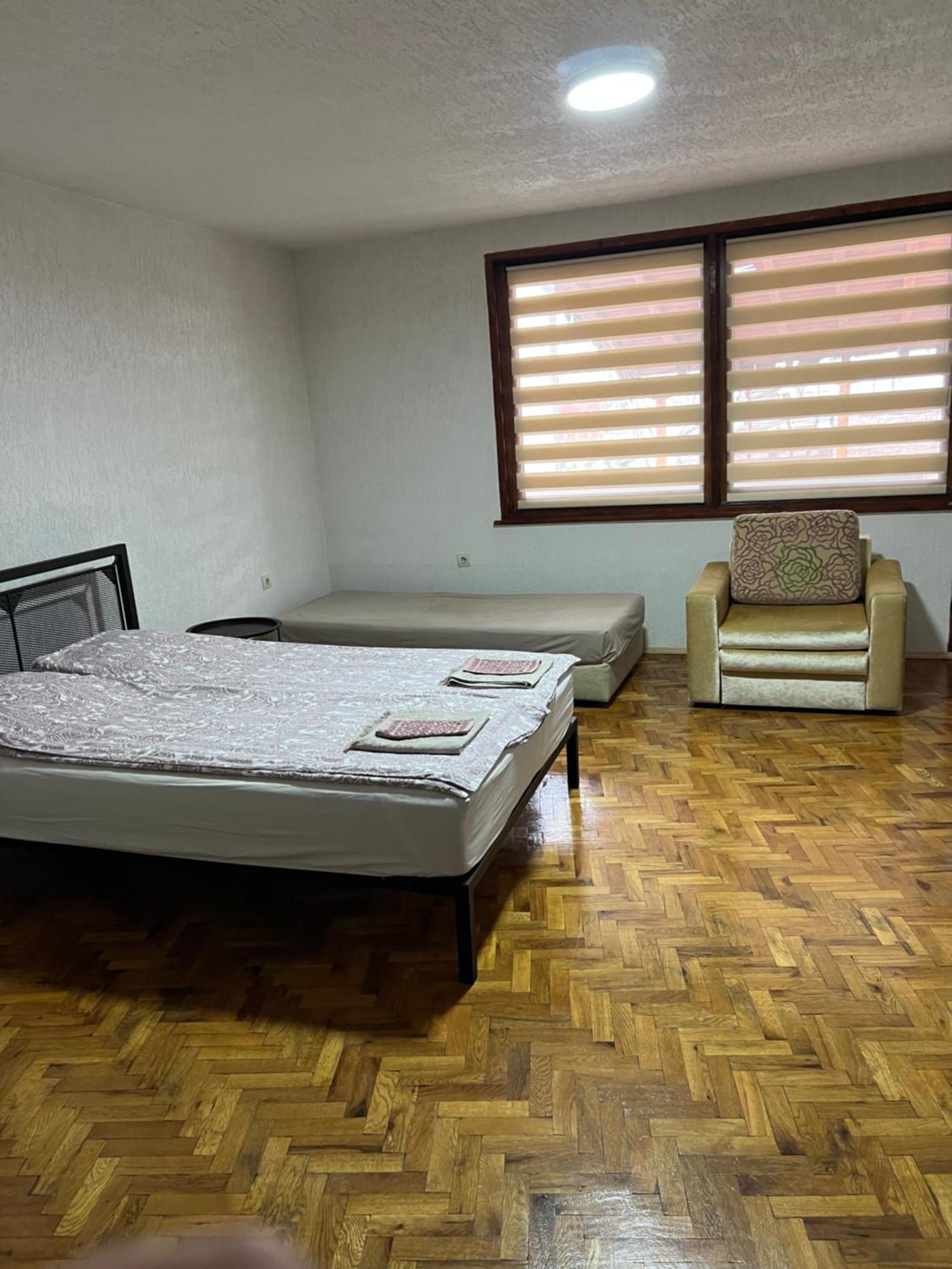 White Guest House 2 Karlovo Luaran gambar