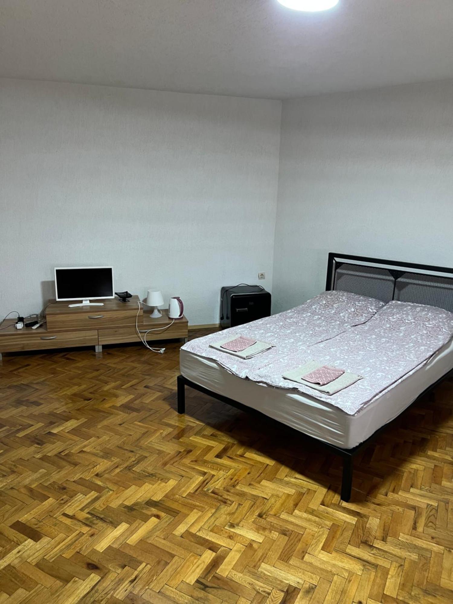 White Guest House 2 Karlovo Luaran gambar